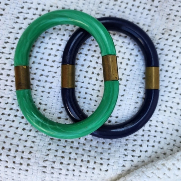 Vintage Oval Shape Modernist Bangles - Picture 3 of 6